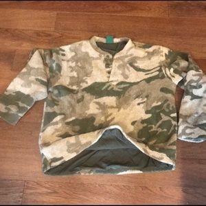 Thick warm Cabela’s hunting pull over